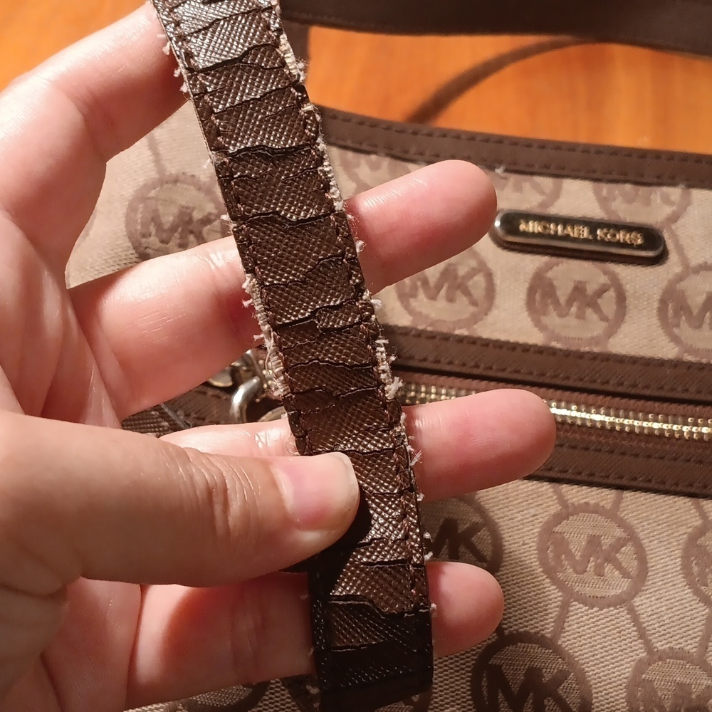 MK Michael Kors Crossbody Bag - Picture 6 of 12